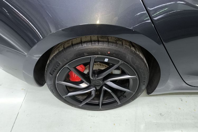 Tesla Model 3 2024 car image #10