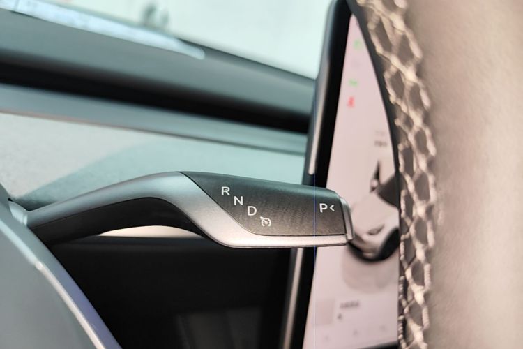 Tesla Model Y 2024 #14 Tesla Model Y 2024 car image #14