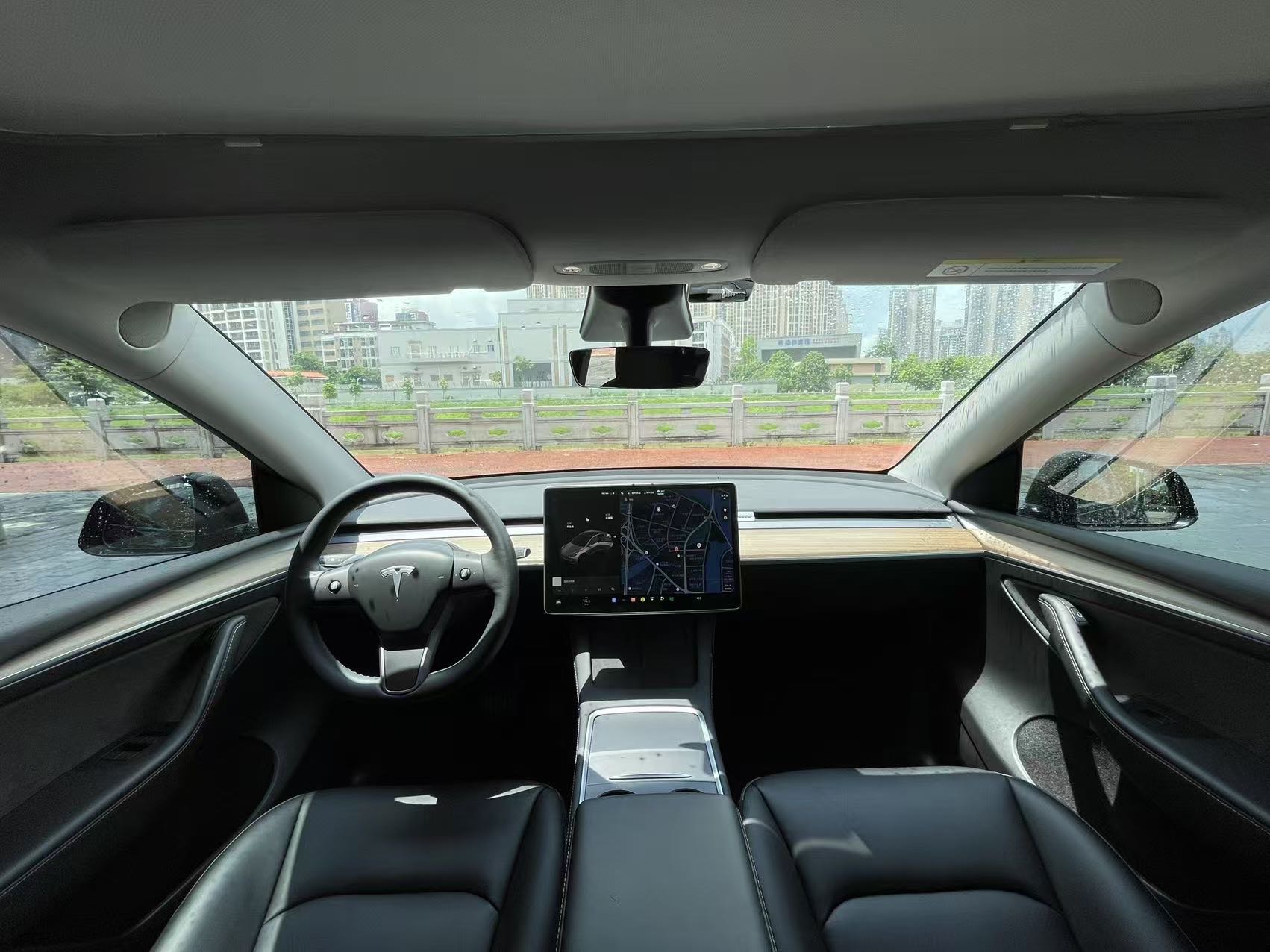 Tesla Model Y 2022 #5 Tesla Model Y 2022 car image #5