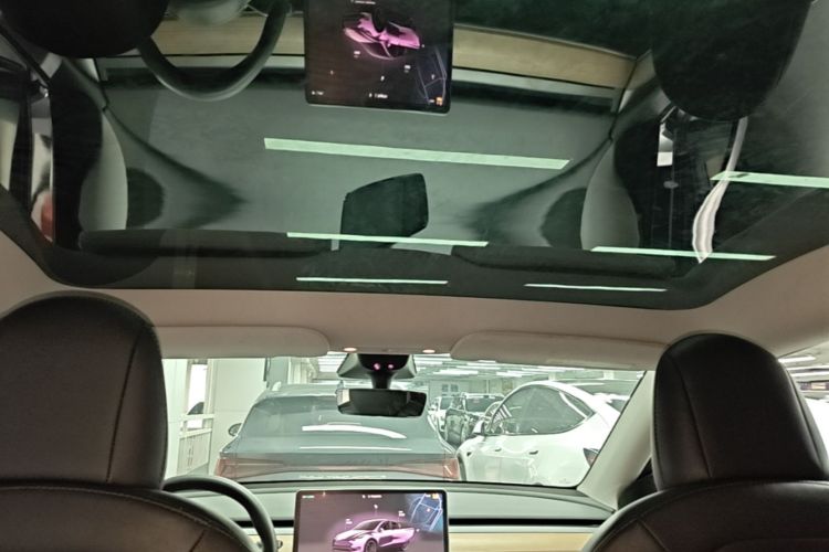 Tesla Model Y 2021 #18 Tesla Model Y 2021 car image #18