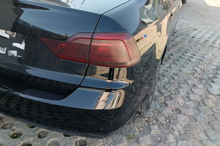 Volkswagen Santana 2018 car image #8