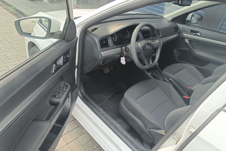 Volkswagen Lavida 2015 car image #16