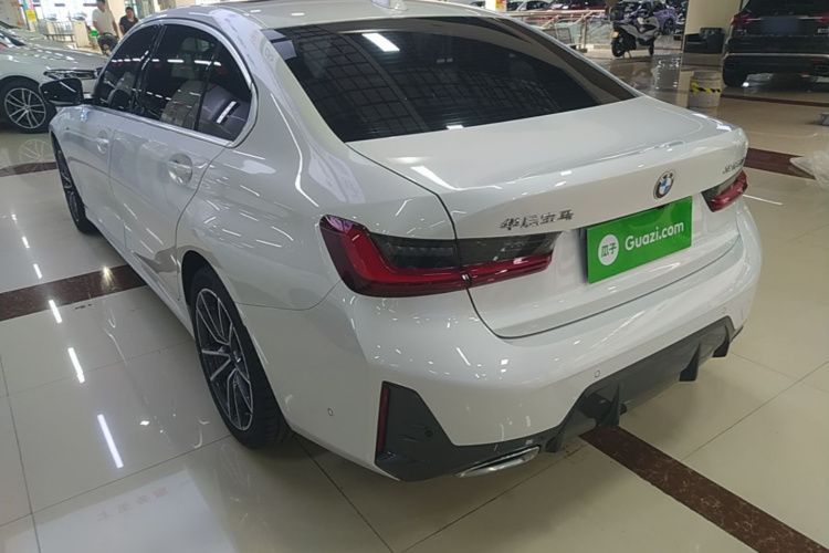 BMW 3 Series 2024 #5 BMW 3 Series 2024 car image #5