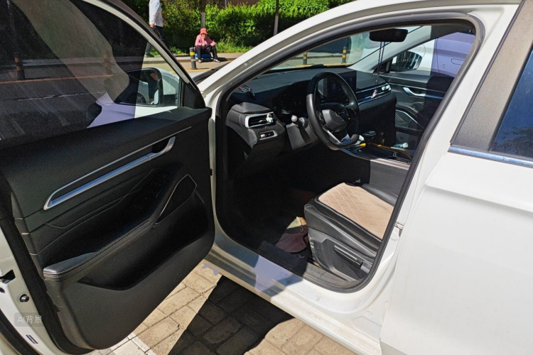 GEELY Emgrand 2022 #18 GEELY Emgrand 2022 car image #18