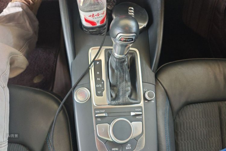 Audi A3 2018 car image #16
