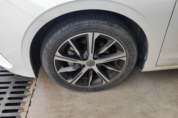 GEELY Emgrand 2022 car image #9