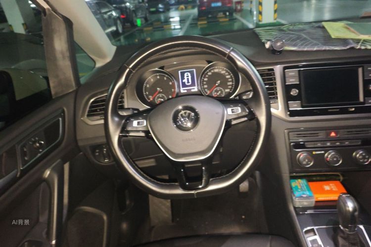 Volkswagen Golf 2017 car image #12