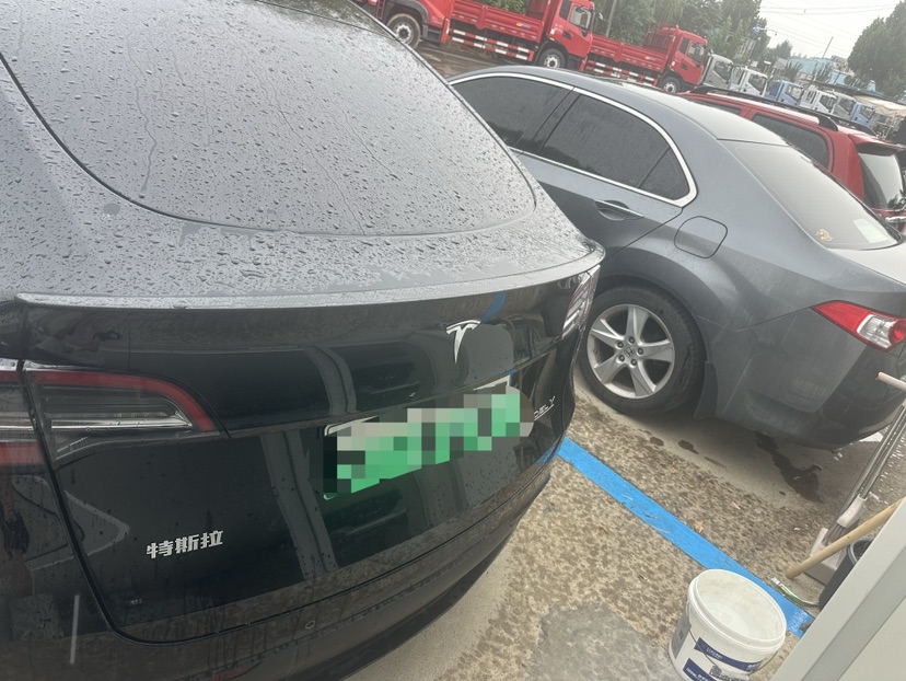 Tesla Model Y 2022 car image #5