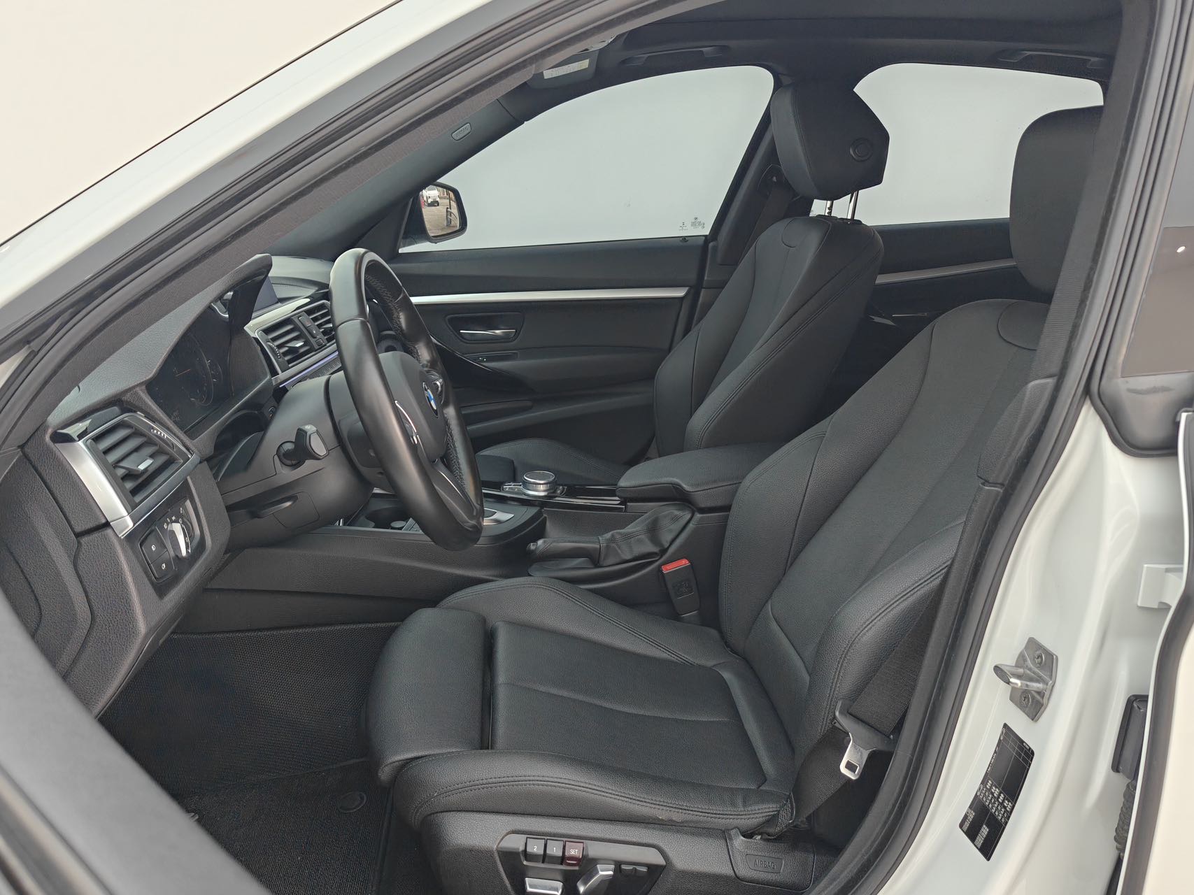 BMW 3 Series GT 2020 #5 BMW 3 Series GT 2020 car image #5