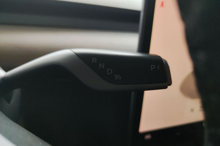 Tesla Model 3 2022 car image #14