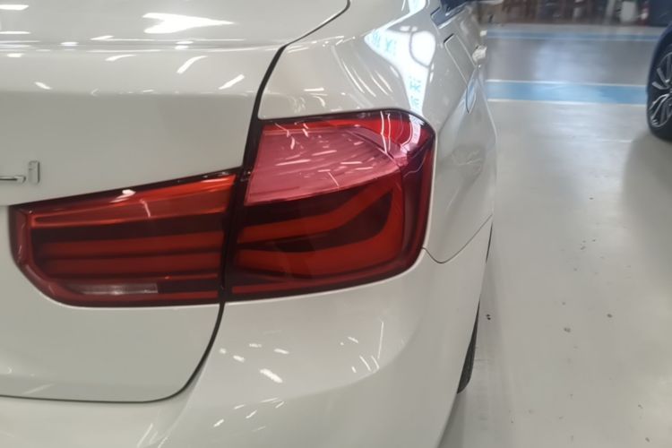 BMW 3 Series 2017 #8 BMW 3 Series 2017 car image #8
