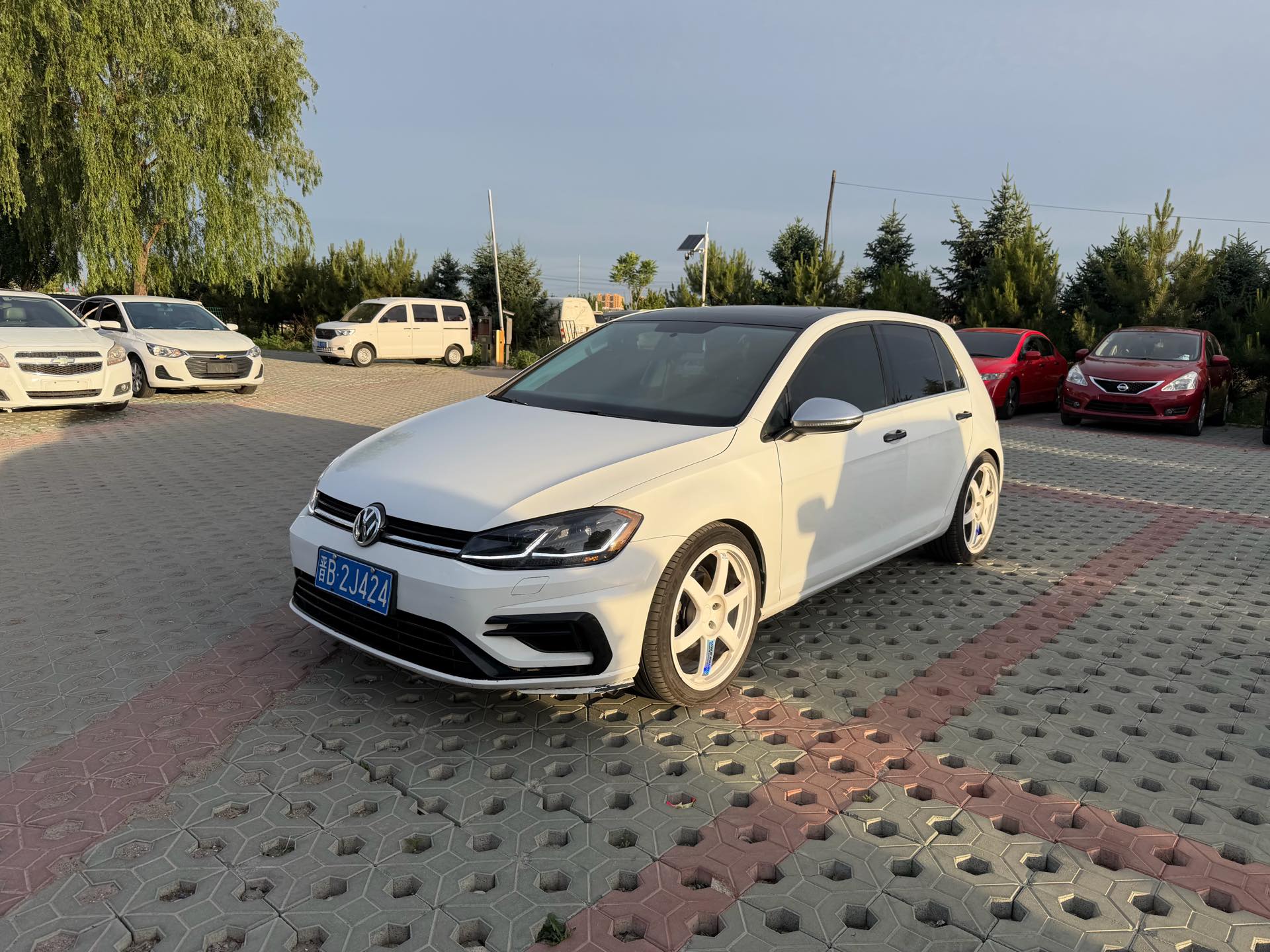 2019 2019 car image