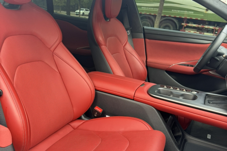 MI SU7 2024 immagine di auto #15