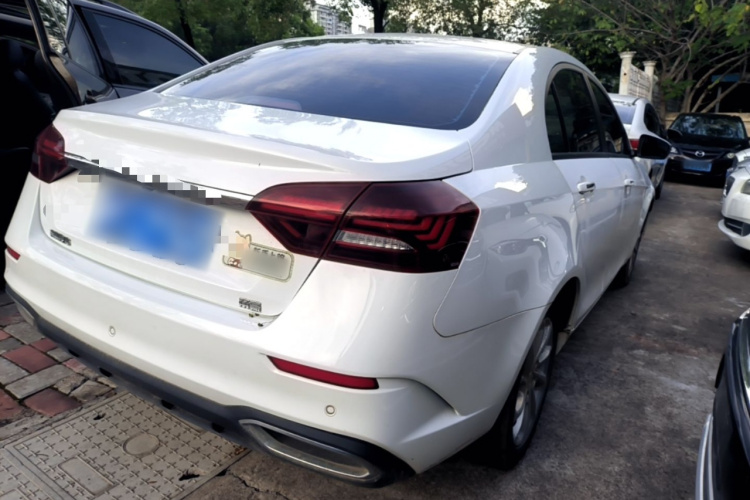 GEELY Emgrand 2021 car image #7