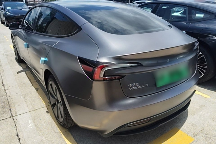Tesla Model 3 2024 car image #5