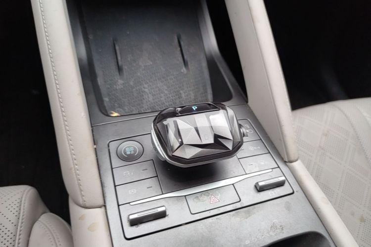 BYD YuanUP 2024 #18 BYD YuanUP 2024 immagine di auto #18