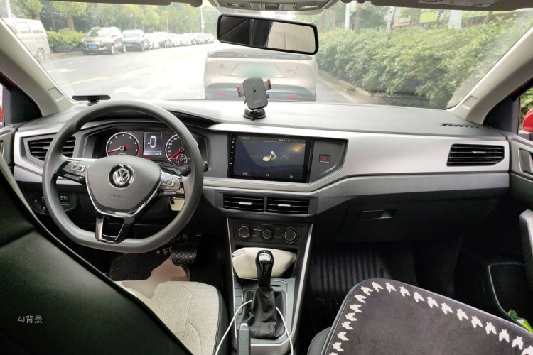 Volkswagen Polo 2019 car image #11