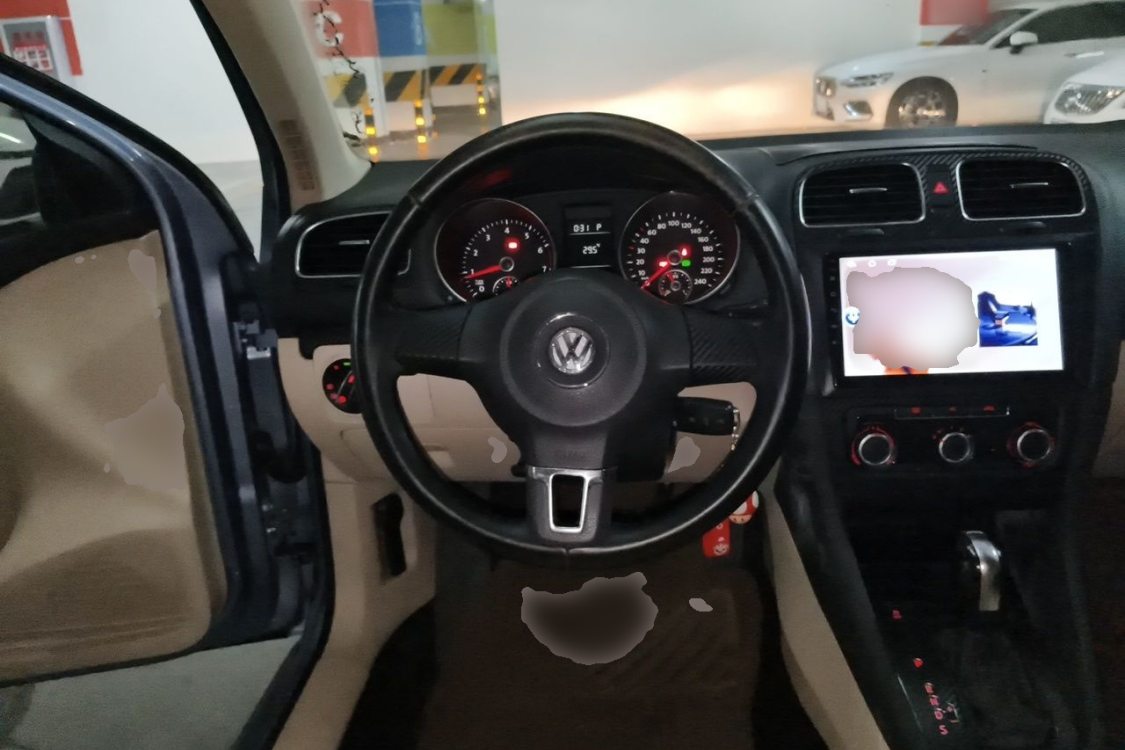 Volkswagen Golf 2012 car image #22