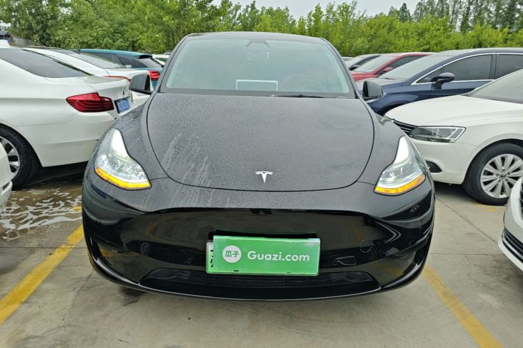 Tesla Model Y 2023 car image #3