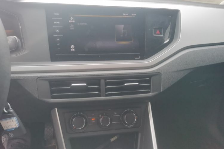 Volkswagen Polo 2022 car image #13
