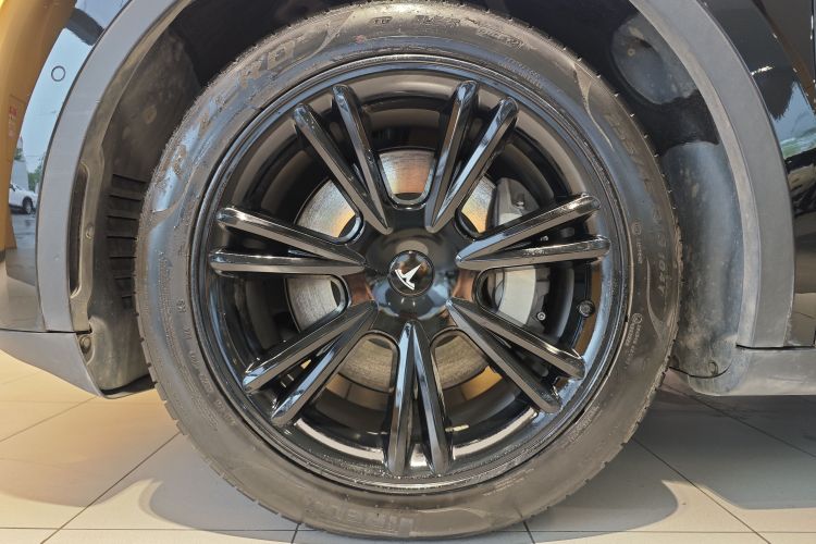 Tesla Model Y 2023 #8 Tesla Model Y 2023 car image #8