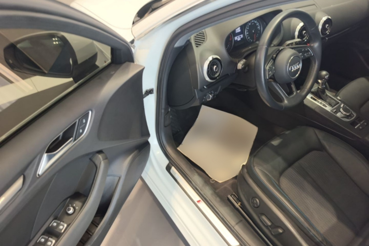 Audi A3 2019 imagen de coche #16
