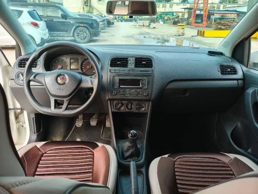 Volkswagen Polo 2016 car image #4