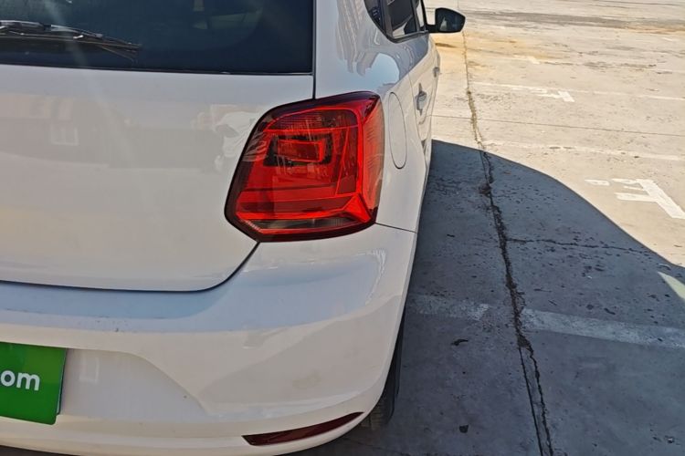 Volkswagen Polo 2017 car image #8