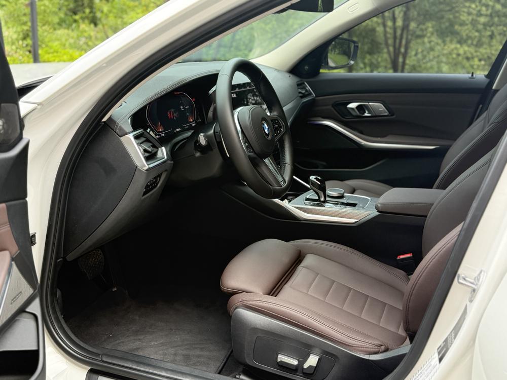BMW 3 Series 2019 #10 BMW 3 Series 2019 car image #10