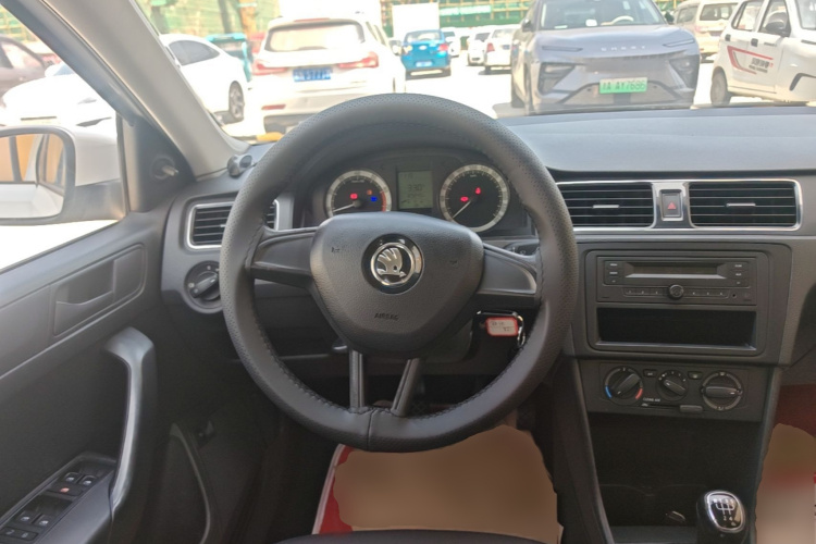 Skoda Rapid 2018 #11 Skoda Rapid 2018 car image #11