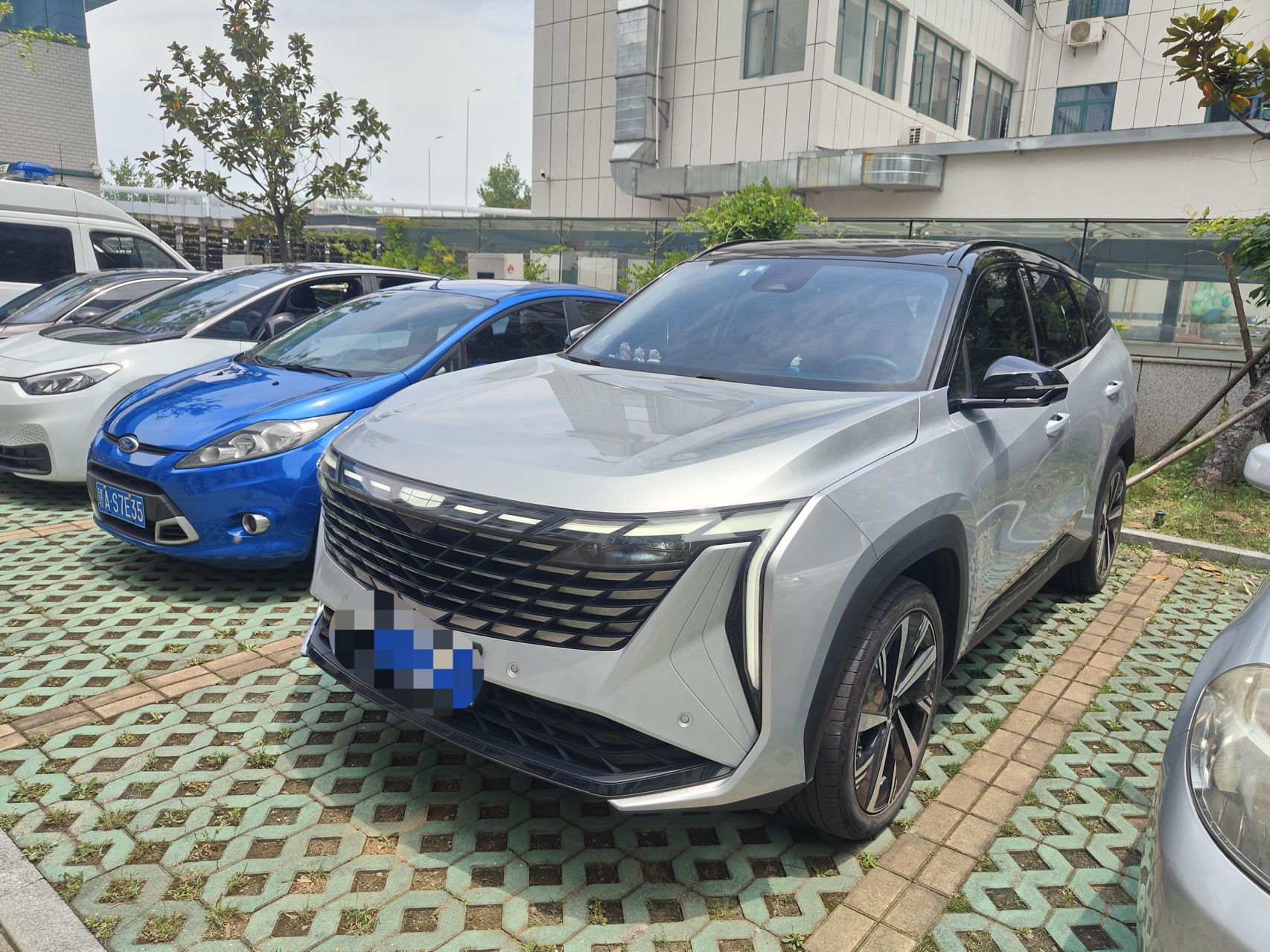 GEELY Boyue L 2022 car image 
