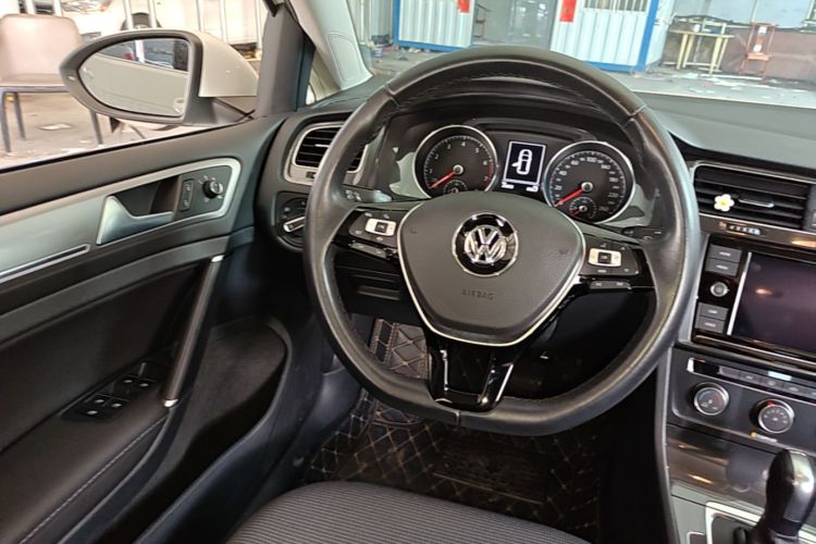 Volkswagen Golf 2019 #17 Volkswagen Golf 2019 car image #17