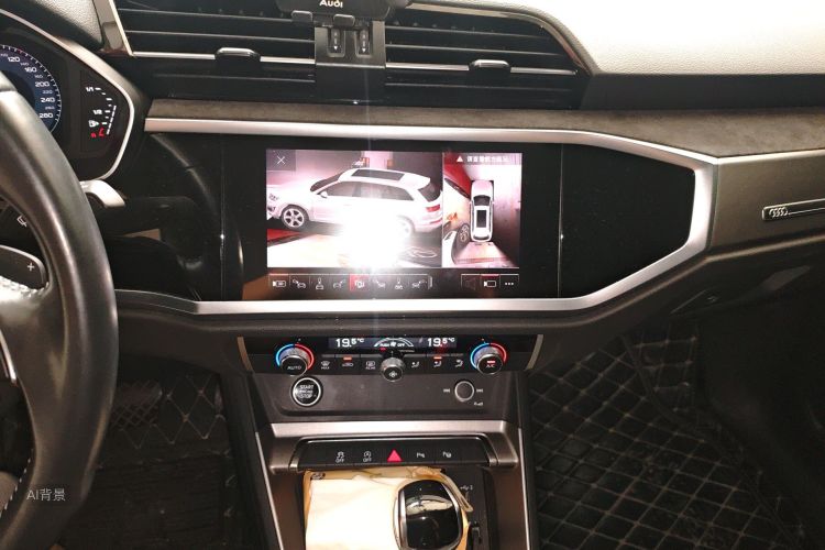 Audi Q3 2021 car image #15