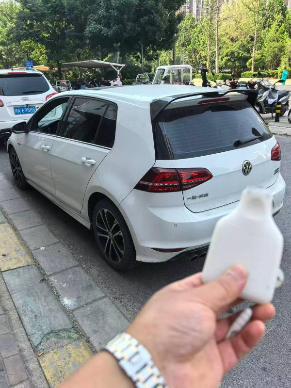Volkswagen Golf 2017 car image #7