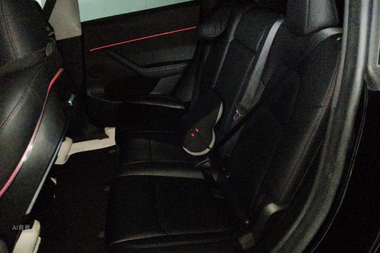 Tesla Model Y 2023 #19 Tesla Model Y 2023 car image #19