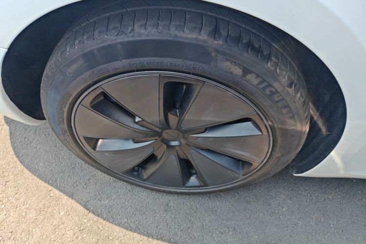 Tesla Model 3 2024 #10 Tesla Model 3 2024 car image #10