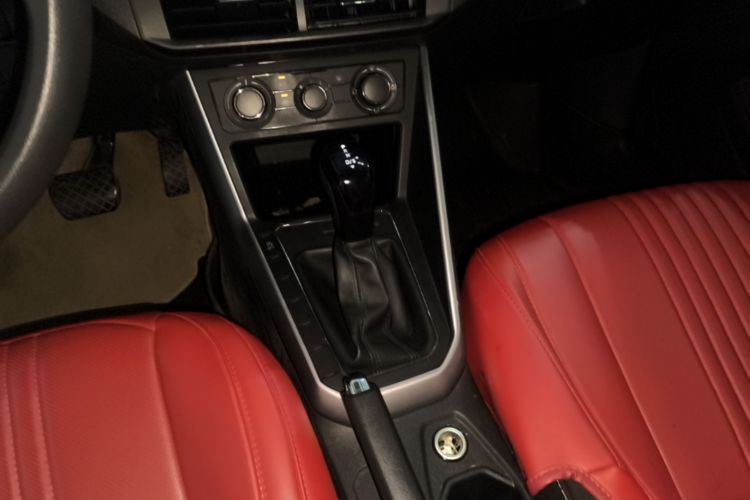 Volkswagen Polo 2020 car image #14
