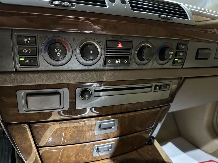 BMW 7 Series 2004 #11 BMW 7 Series 2004 car image #11