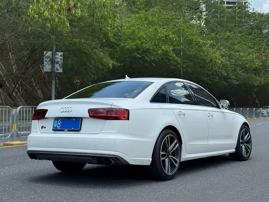 Audi S6 2014 car image #11