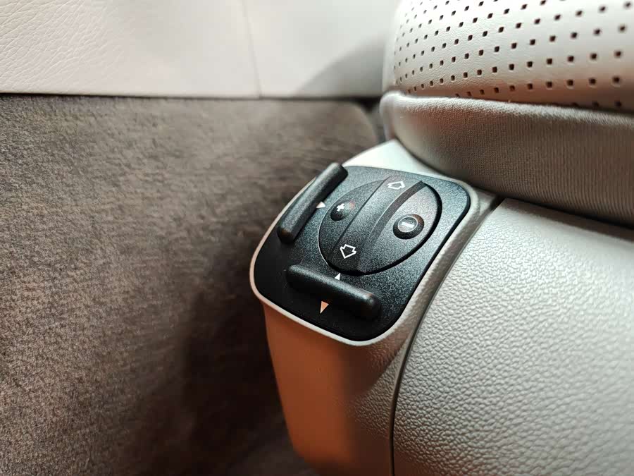 Mercedes-Benz E AMG 2008 immagine di auto #11