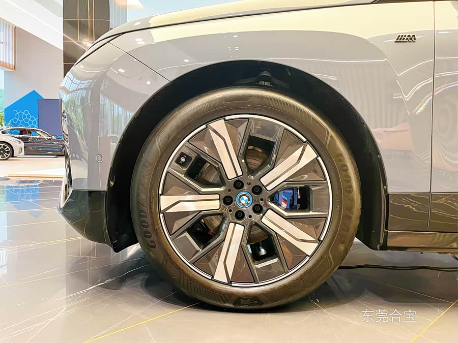 BMW iX M60 imagem de carro #11