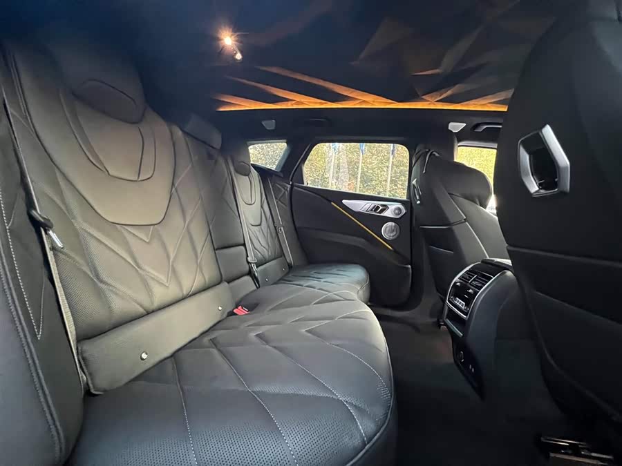 BMW XM 2023 car image #11