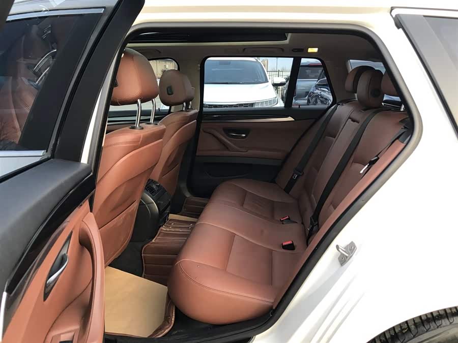 BMW 5 Series (Imported) 2014 car image #11