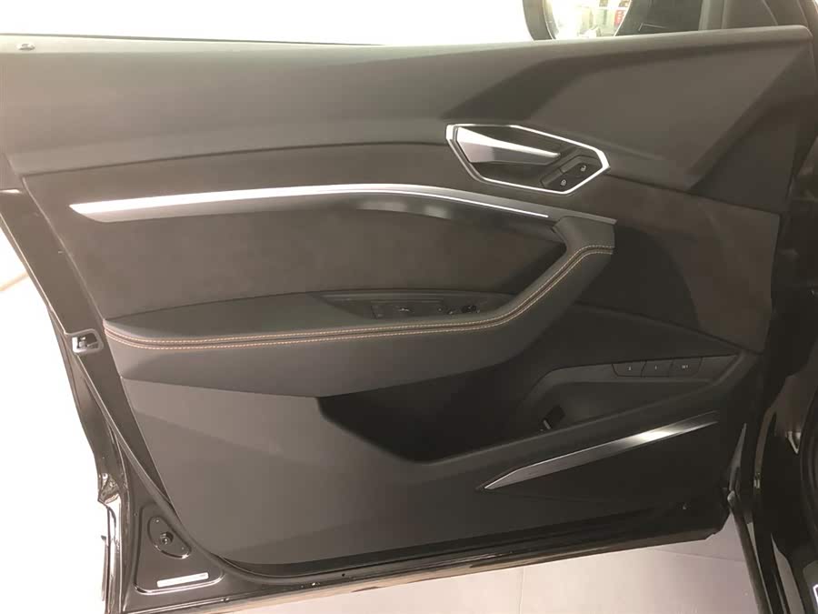 Mercedes-Benz SLK AMG 2021 صورة سيارة #11