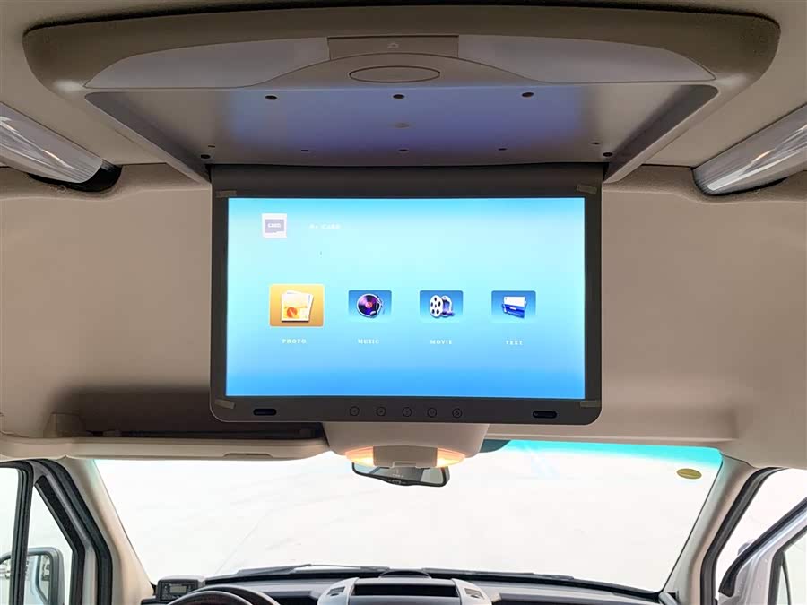 Mercedes-Benz Sprinter 2019 car image #11