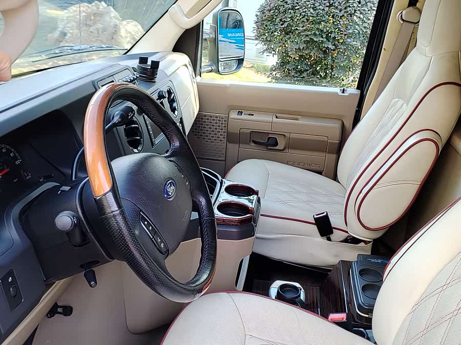 Ford E350 2011 imagem de carro #11