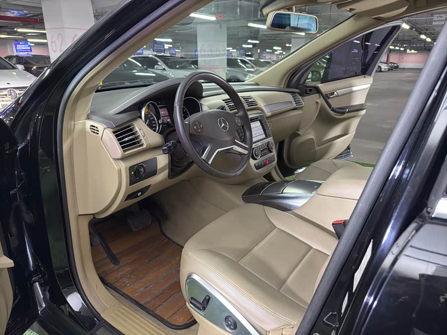 Mercedes-Benz R Class 2014 car image #11