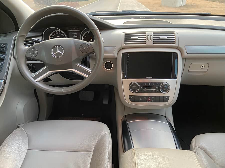 Mercedes-Benz R Class 2013 car image #11