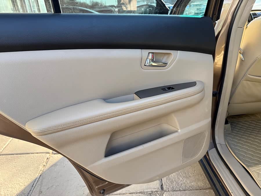 BYD S6 2012 изображение автомобиля #11