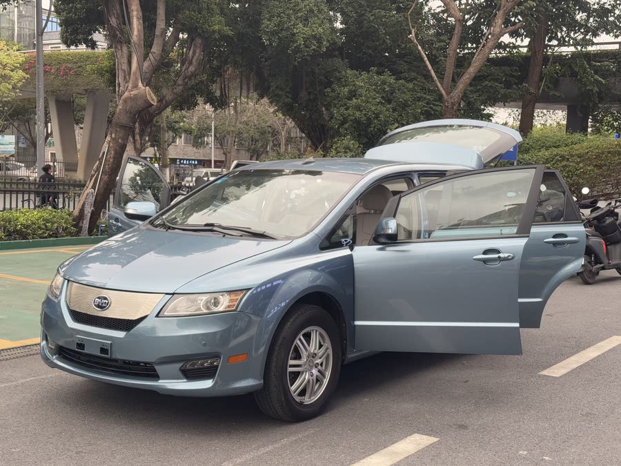 BYD e6 2012 #11 BYD e6 2012 car image #11